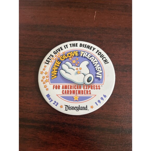 Disney American‎ Express Cardmembers May 22nd 1996 Button Pin - Picture 1 of 3